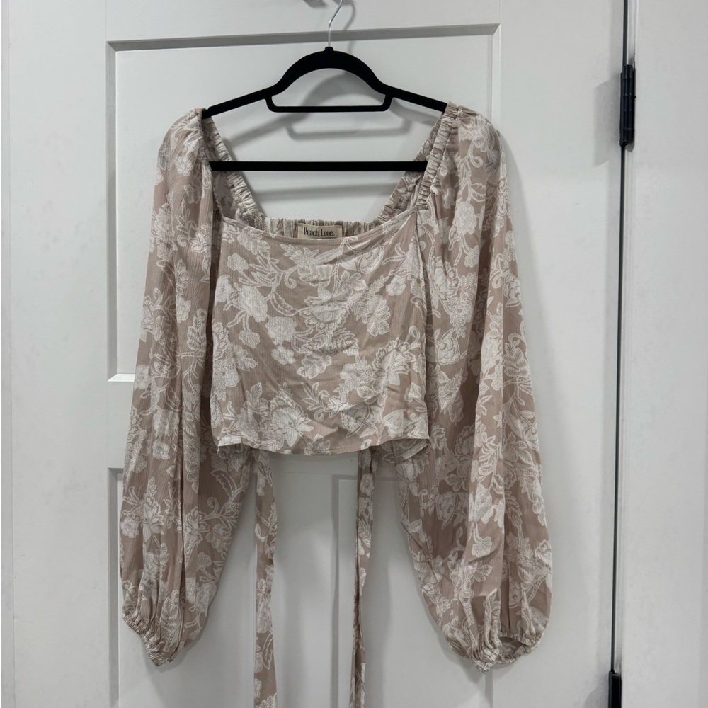 Blush Pink Floral Open back Cropped long sleeve size M NWT